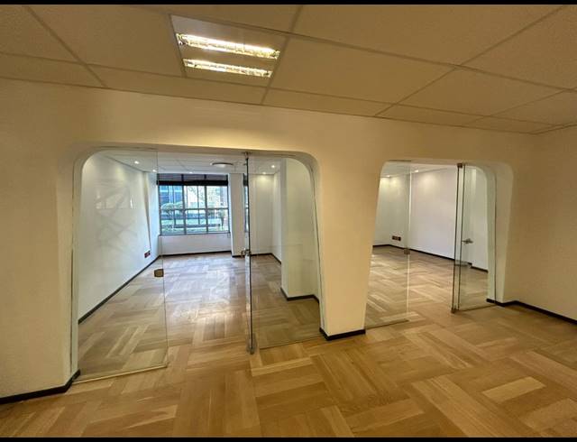 1,066M² OFFICE TO LET IN SANDTON CENTRAL
